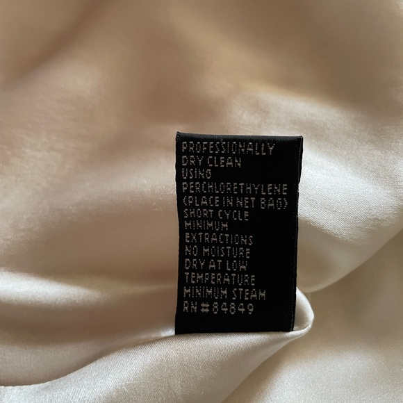 Carmen Marc Valvo 100% silk halter dress EUC - Picture 7 of 9